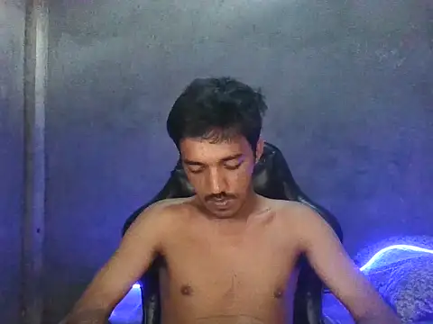 Snapshot of RowyCam chatting on November 2025 12:03:02 AM RowyCam online show from November 2025 12:03:02 AM