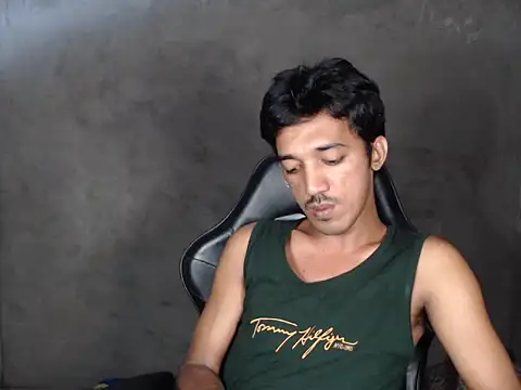 RowyCam online show from November 2025 06:45:02 AM