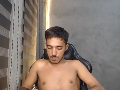 Snapshot of RowyCam chatting on September 2025 02:38:02 PM RowyCam online show from September 2025 02:38:02 PM