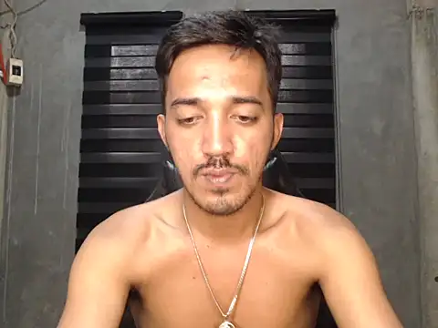 Snapshot of RowyCam chatting on September 2025 06:47:01 AM RowyCam online show from September 2025 06:47:01 AM