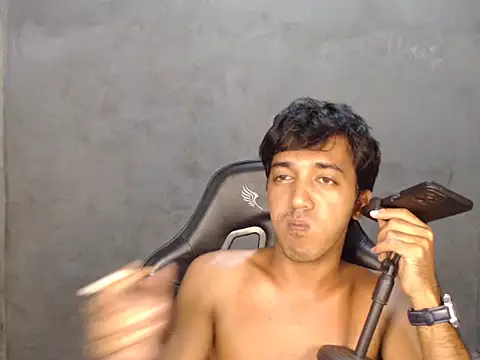 RowyCam online show from December 2025 08:04:02 AM