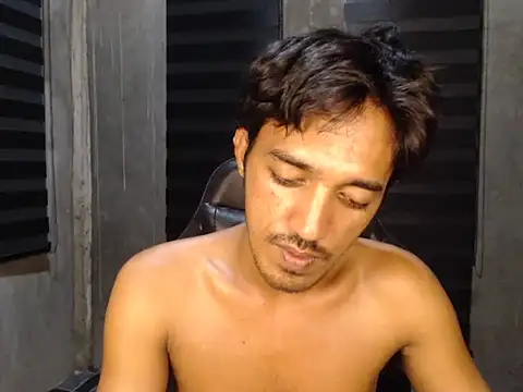 RowyCam online show from December 2025 03:38:02 PM