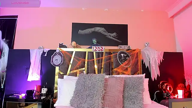 ScarletTorres online show from October 2025 06:27:01 PM