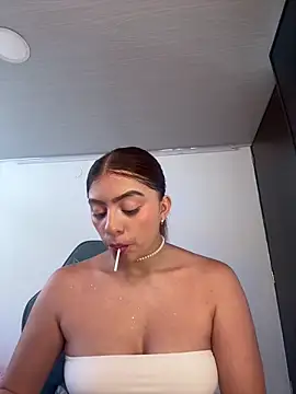 Melissa coll online show from April 2026 01:24:01 PM