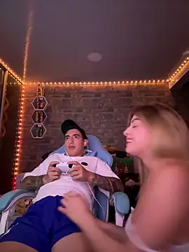 Melissa coll online show from November 2025 06:28:02 AM