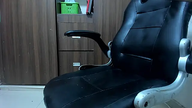 miss bigcockts online show from May 2026 06:13:01 PM