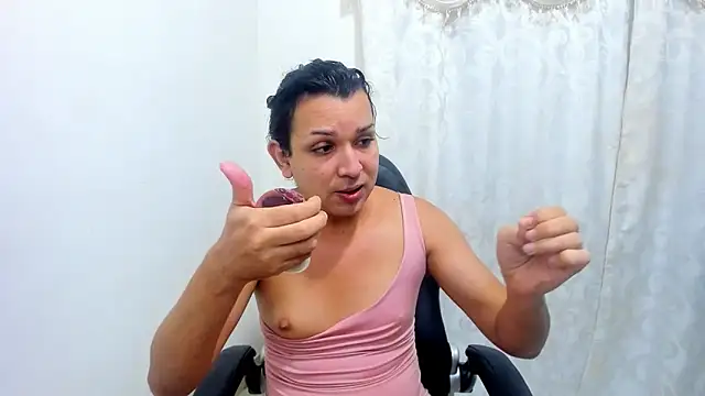 Snapshot of miss_bigcockts chatting on September 2025 10:32:02 AM miss bigcockts online show from September 2025 10:32:02 AM