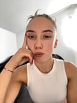 CristinaSww online show from October 2025 01:11:02 PM