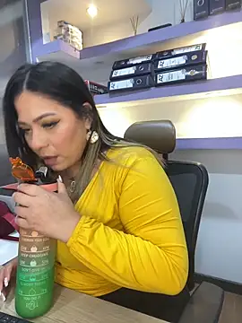 Snapshot of isabella_horney_ chatting on February 2026 12:49:02 PM isabella horney online show from February 2026 12:49:02 PM