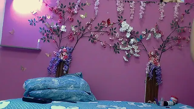 skinnybarbie022 online show from October 2025 01:39:02 AM