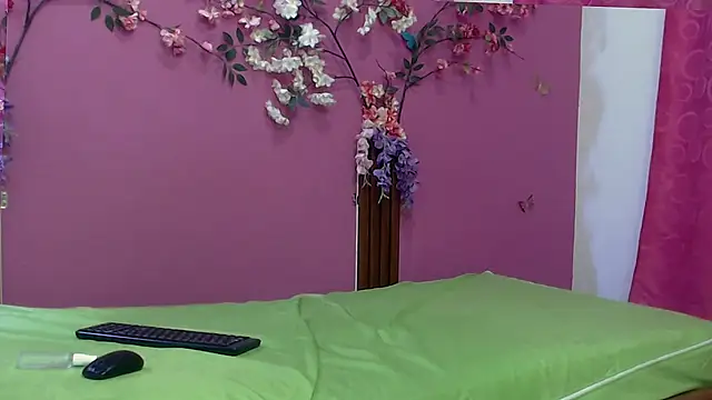 Snapshot of skinnybarbie022 chatting on January 2026 05:58:01 AM skinnybarbie022 online show from January 2026 05:58:01 AM