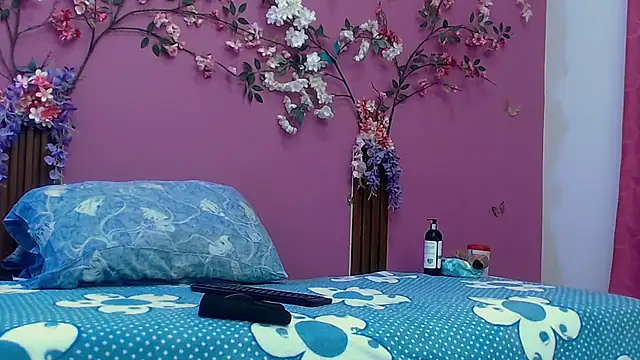 skinnybarbie022 online show from November 2025 01:20:01 AM