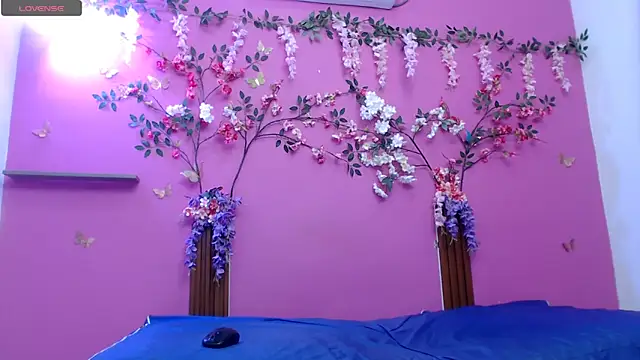 skinnybarbie022 online show from June 2026 01:22:01 AM