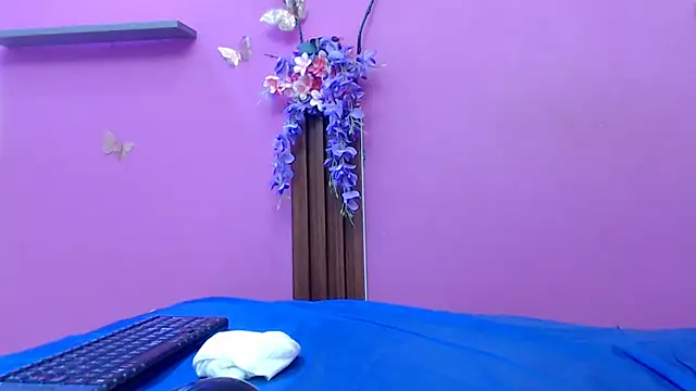 skinnybarbie022 online show from June 2026 05:12:01 AM