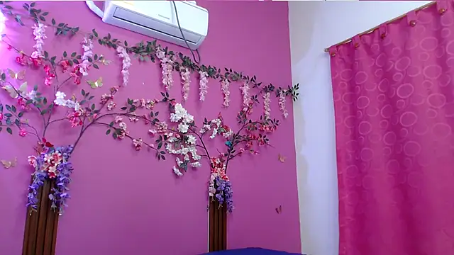 Snapshot of skinnybarbie022 chatting on February 2026 02:01:02 AM skinnybarbie022 online show from February 2026 02:01:02 AM