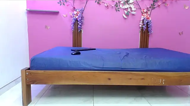 skinnybarbie022 online show from March 2026 12:25:01 AM