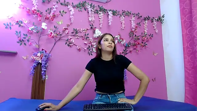 skinnybarbie022 online show from May 2026 12:29:02 AM