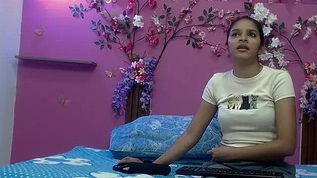 skinnybarbie022 online show from December 2025 12:11:02 AM