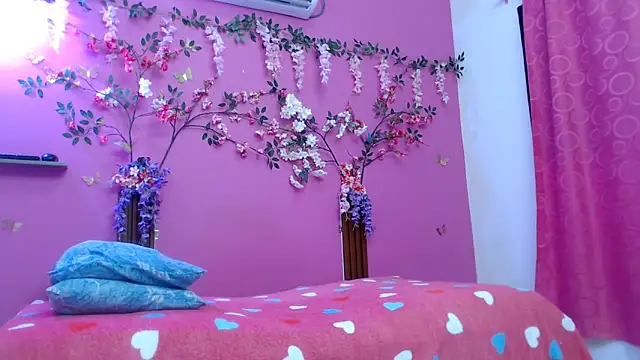 skinnybarbie022 online show from June 2026 12:19:01 AM