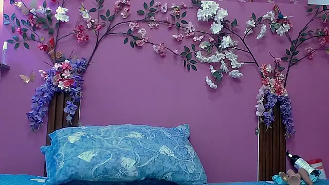 skinnybarbie022 online show from November 2025 01:04:02 AM