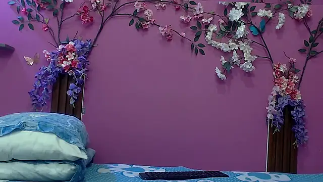 skinnybarbie022 online show from October 2025 01:05:01 AM