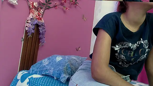 Snapshot of skinnybarbie022 chatting on October 2025 12:45:01 AM skinnybarbie022 online show from October 2025 12:45:01 AM