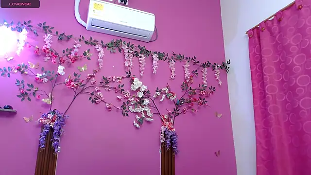 skinnybarbie022 online show from June 2026 12:49:01 AM