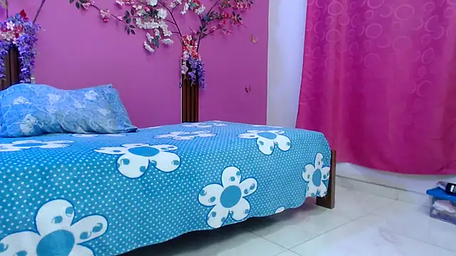 skinnybarbie022 online show from April 2026 12:41:01 AM