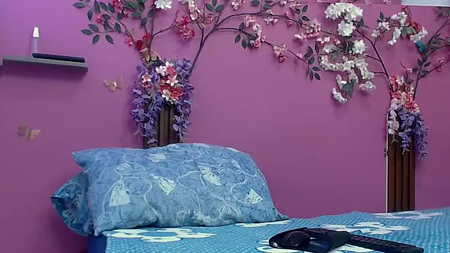 Snapshot of skinnybarbie022 chatting on December 2025 12:38:02 AM skinnybarbie022 online show from December 2025 12:38:02 AM