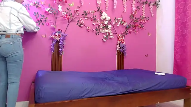 skinnybarbie022 online show from May 2026 12:11:01 AM