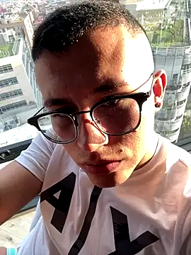 Kurtxxx22 online show from December 2025 11:43:02 AM