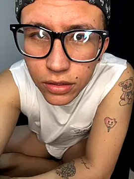 Kurtxxx22 online show from November 2025 05:12:01 AM