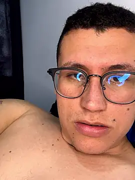 Kurtxxx22 online show from January 2026 06:56:02 PM