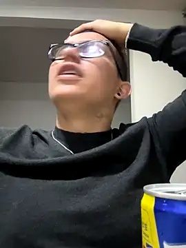 Snapshot of Kurtxxx22 chatting on October 2025 04:55:02 AM Kurtxxx22 online show from October 2025 04:55:02 AM