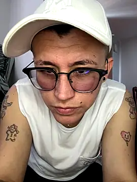 Kurtxxx22 online show from December 2025 08:32:02 PM