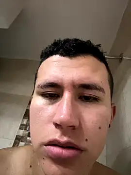 Snapshot of Kurtxxx22 chatting on October 2025 03:47:01 AM Kurtxxx22 online show from October 2025 03:47:01 AM