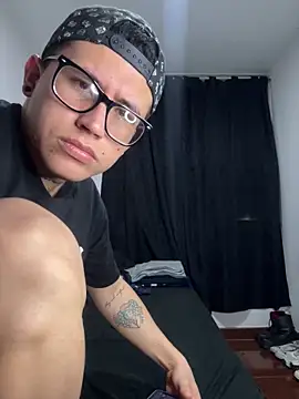 Kurtxxx22 online show from November 2025 01:09:02 AM