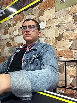 Snapshot of Kurtxxx22 chatting on October 2025 09:59:01 PM Kurtxxx22 online show from October 2025 09:59:01 PM