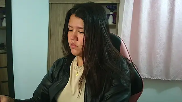 Oliviawatson1 online show from March 2026 12:02:02 PM