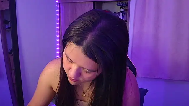 Snapshot of Oliviawatson1 chatting on May 2026 11:57:01 AM Oliviawatson1 online show from May 2026 11:57:01 AM