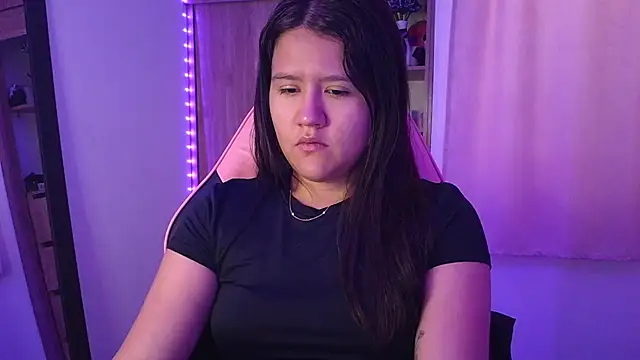 Snapshot of Oliviawatson1 chatting on May 2026 12:22:02 PM Oliviawatson1 online show from May 2026 12:22:02 PM