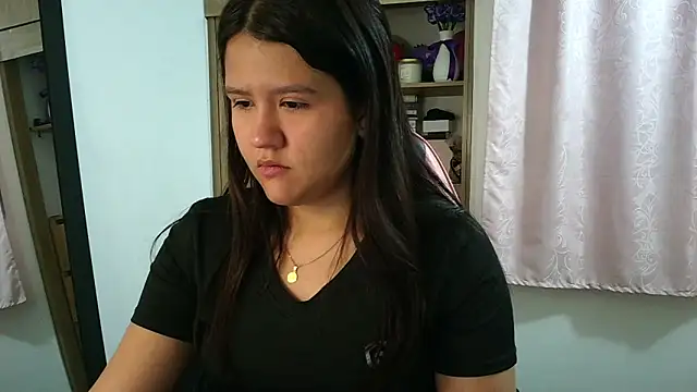 Snapshot of Oliviawatson1 chatting on June 2026 12:02:02 PM Oliviawatson1 online show from June 2026 12:02:02 PM