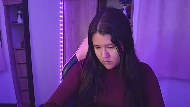 Snapshot of Oliviawatson1 chatting on July 2026 11:03:01 AM Oliviawatson1 online show from July 2026 11:03:01 AM