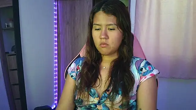 Oliviawatson1 online show from October 2025 07:14:01 PM