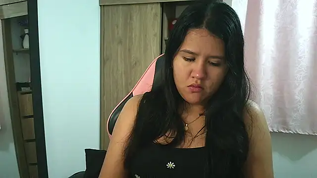 Oliviawatson1 online show from December 2025 01:10:01 PM