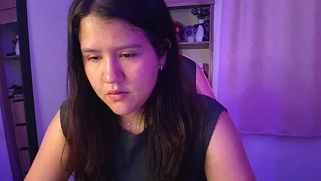Snapshot of Oliviawatson1 chatting on April 2026 12:19:02 PM Oliviawatson1 online show from April 2026 12:19:02 PM