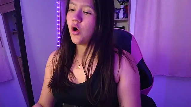Snapshot of Oliviawatson1 chatting on June 2026 12:00:02 PM Oliviawatson1 online show from June 2026 12:00:02 PM
