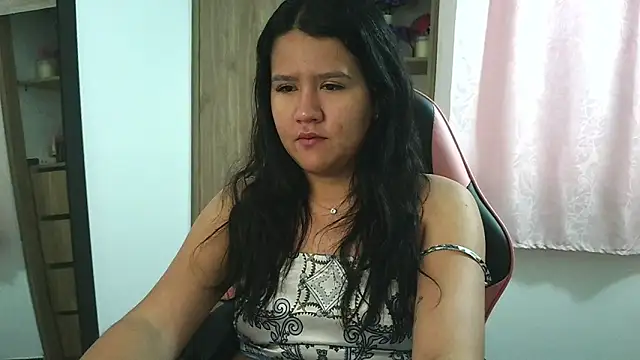 Oliviawatson1 online show from November 2025 01:04:01 PM