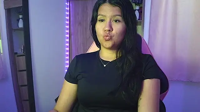 Oliviawatson1 online show from November 2025 08:20:02 PM