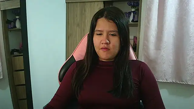 Snapshot of Oliviawatson1 chatting on May 2026 12:08:02 PM Oliviawatson1 online show from May 2026 12:08:02 PM